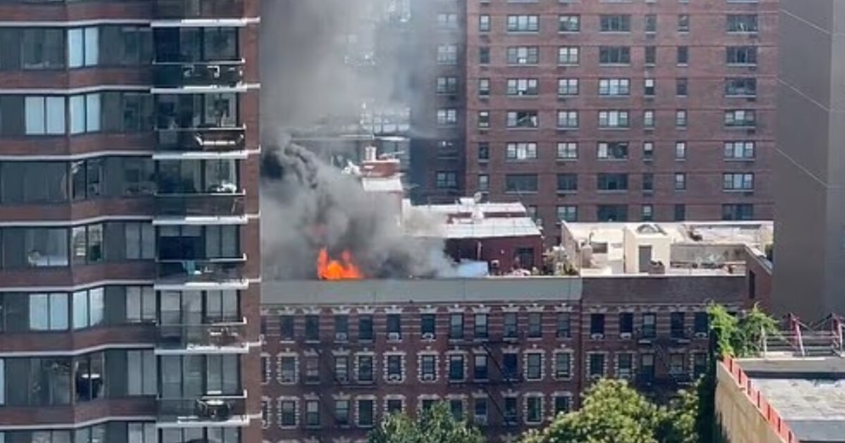 Explosión y nube de humo causan conmoción en el Upper East Side de Nueva York