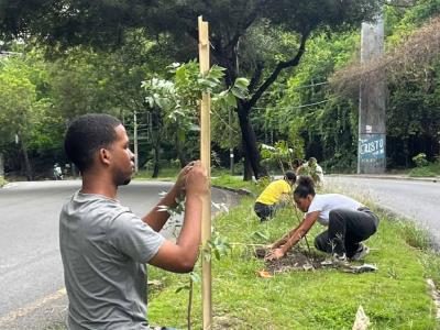 Fundación Ecológica Renacer impulsa jornada de reforestación