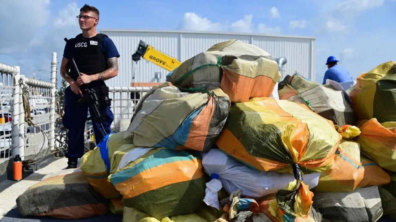 Guardia Costera de EE. UU. incauta 76,000 libras de drogas en el Caribe y el Pacífico