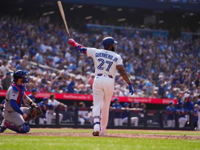 Guerrero Jr., llegó a los 20 jonrones y Toronto no cede