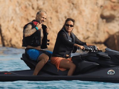 Karol G disfruta de unas vacaciones en las Islas Baleares