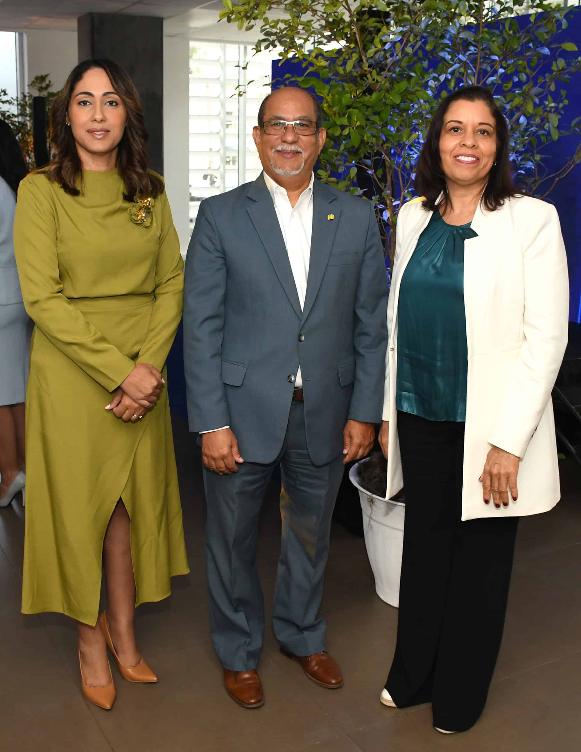 Francina Jiménez, Julio Matos y Lucia Rodríguez.