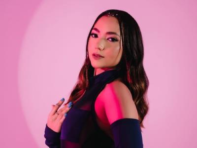 Lau Colombo conquista el verano con "Ven Dímelo"