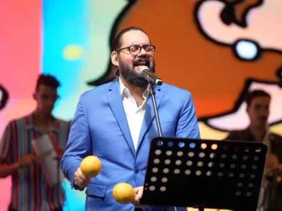 Manerra llega a Santiago con homenaje a Víctor Víctor