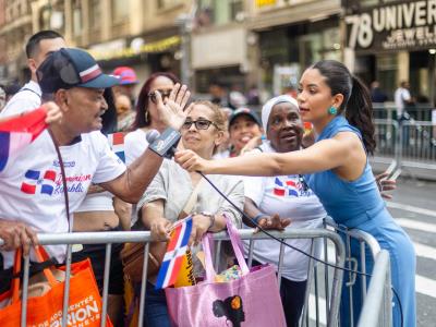 Melissa Santos brilla en el Desfile Dominicano de Manhattan