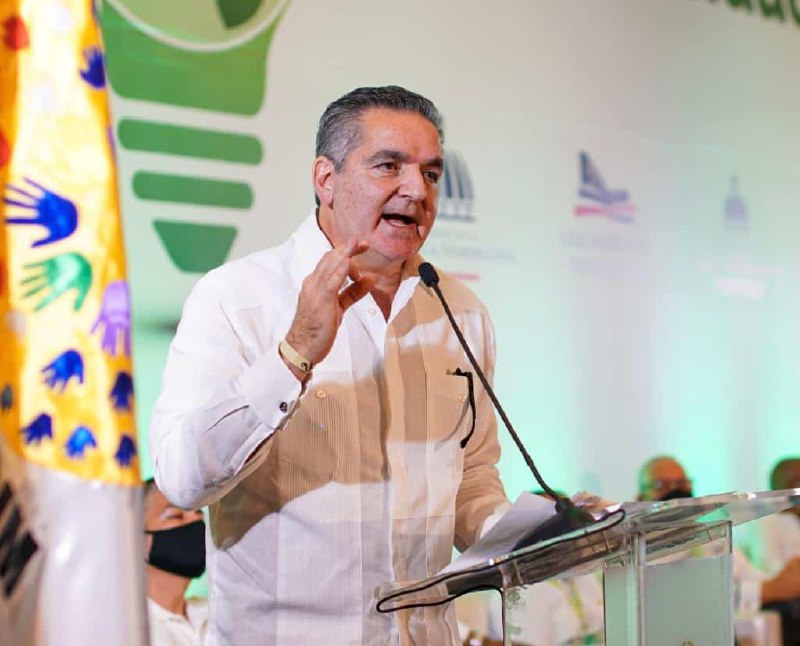 Neney Cabrera niega que empresas familiares hayan negociado con el gobierno del PRM