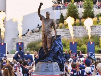 NFL: Tom Brady afirma que su estatua no se trata de un jugador