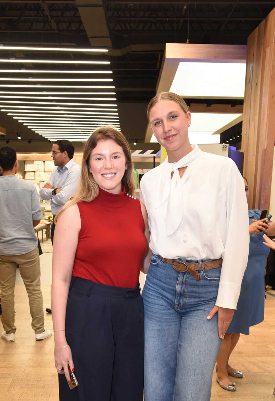 Gabriela Beltrán y Elise Van Dalen.