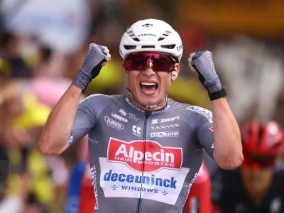 Philipsen logra el primer maillot rojo de la Vuelta a España
