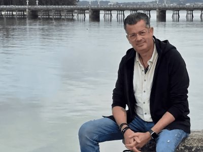 Roger Zayas recibe una sorpresa musical de grandes artistas