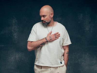 Santiago Cruz celebra 15 años de "Cruce de caminos" con álbum
