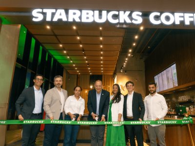Starbucks inaugura su primera tienda en Santiago