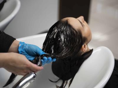 Tratamientos para el cabello que marcan tendencia en 2025