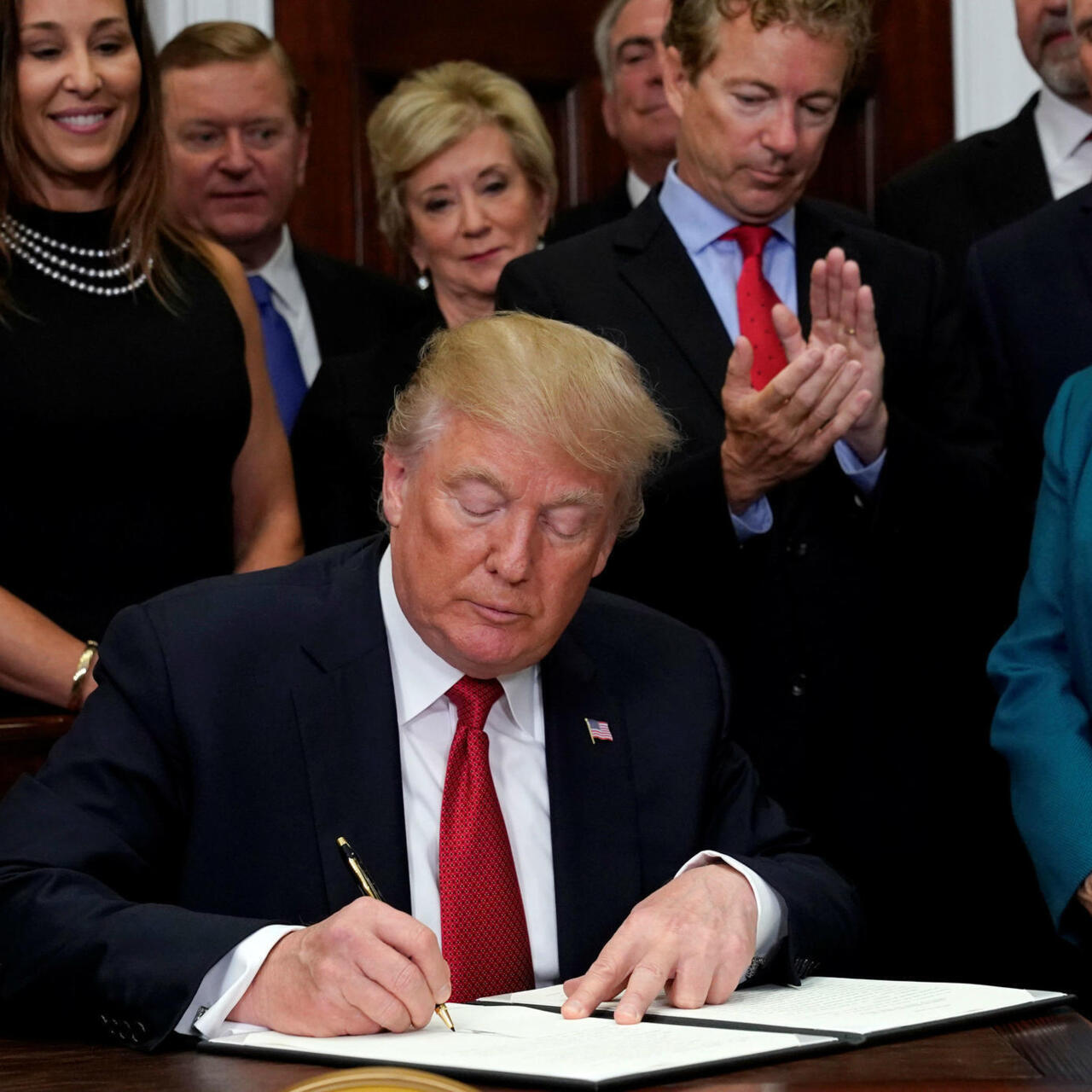 Trump firmará orden para eliminar el voto por correo antes de las elecciones legislativas