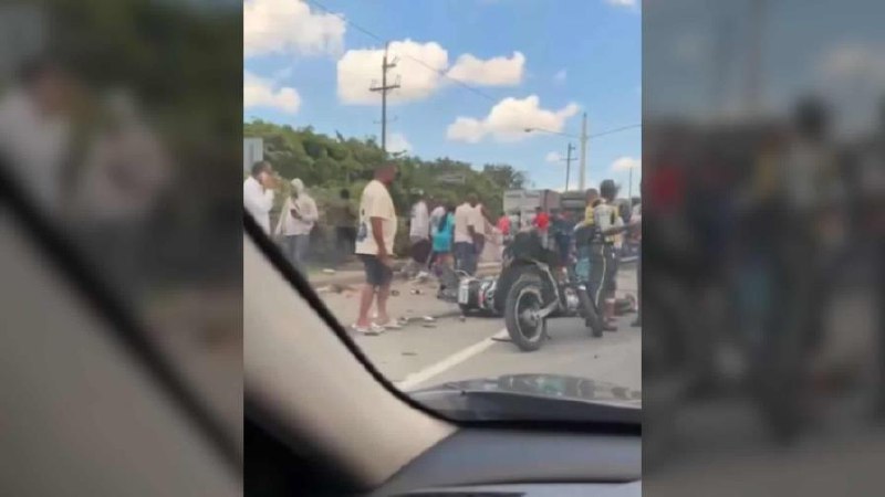 Una patana impacta contra parada de motoconcho y deja cinco muertos y varios heridos