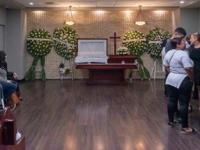 Velan restos del teatrista Franklin Domínguez en la Funeraria Blandino