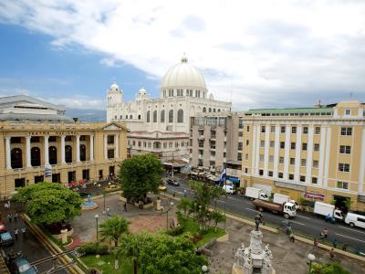 Viajar sin visa con pasaporte dominicano: explora San Salvador