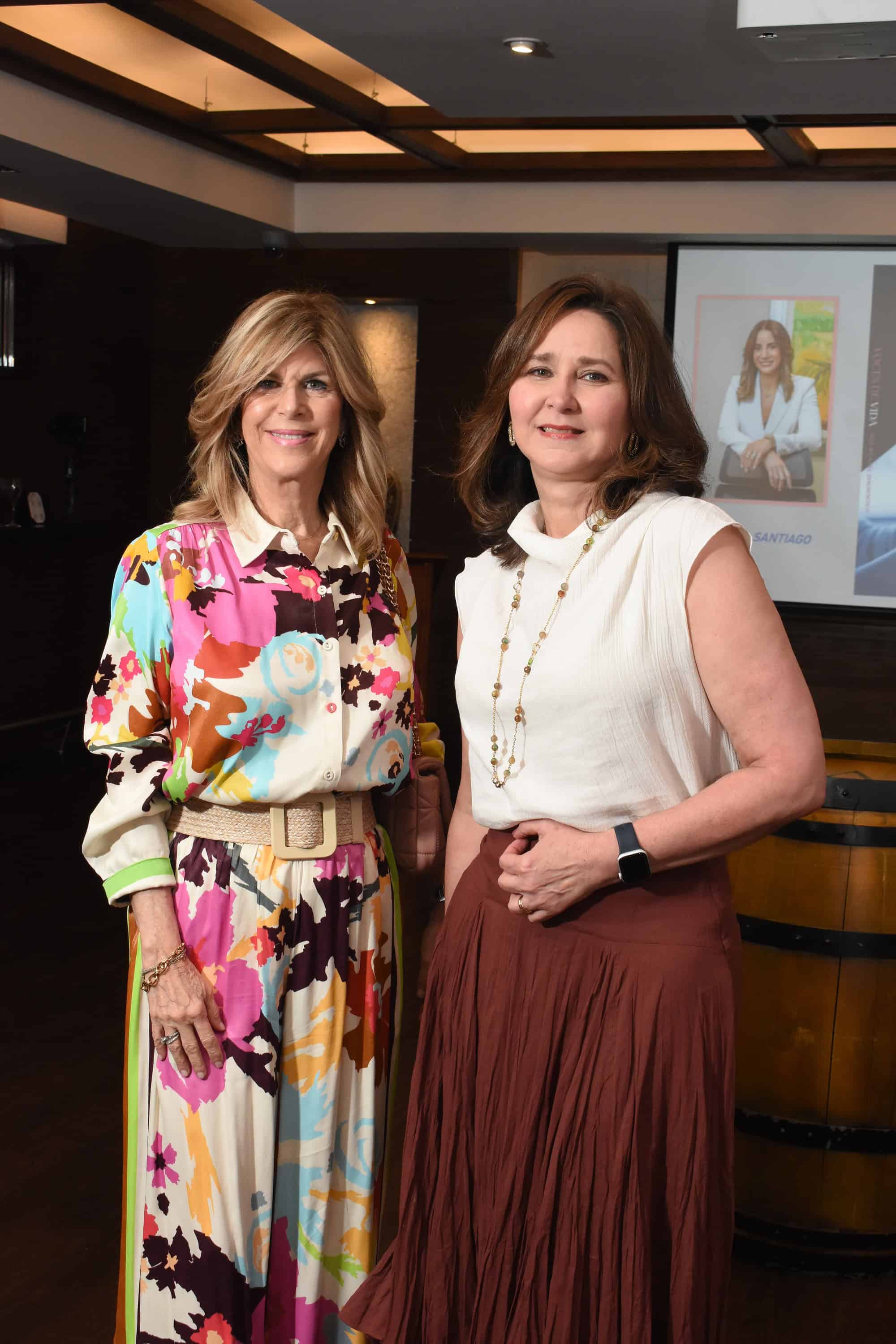 Maricarmen De González, Anjanette Castro.