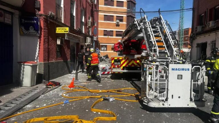 14 heridos tras explosión de gas en un bar de Vallecas en Madrid