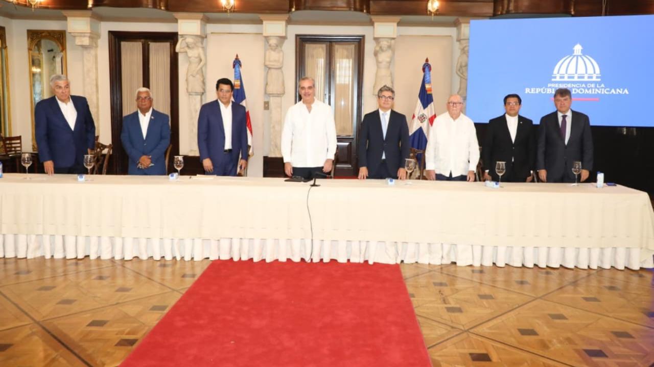 Abinader anuncia adquisición de terrenos para construir el Centro de Convenciones de Santo Domingo
