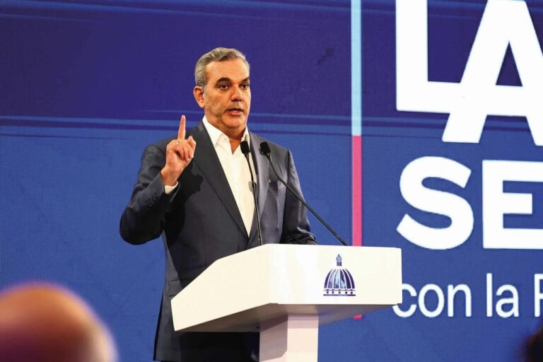Abinader garantiza plena libertad del Ministerio Público en investigación de SeNaSa