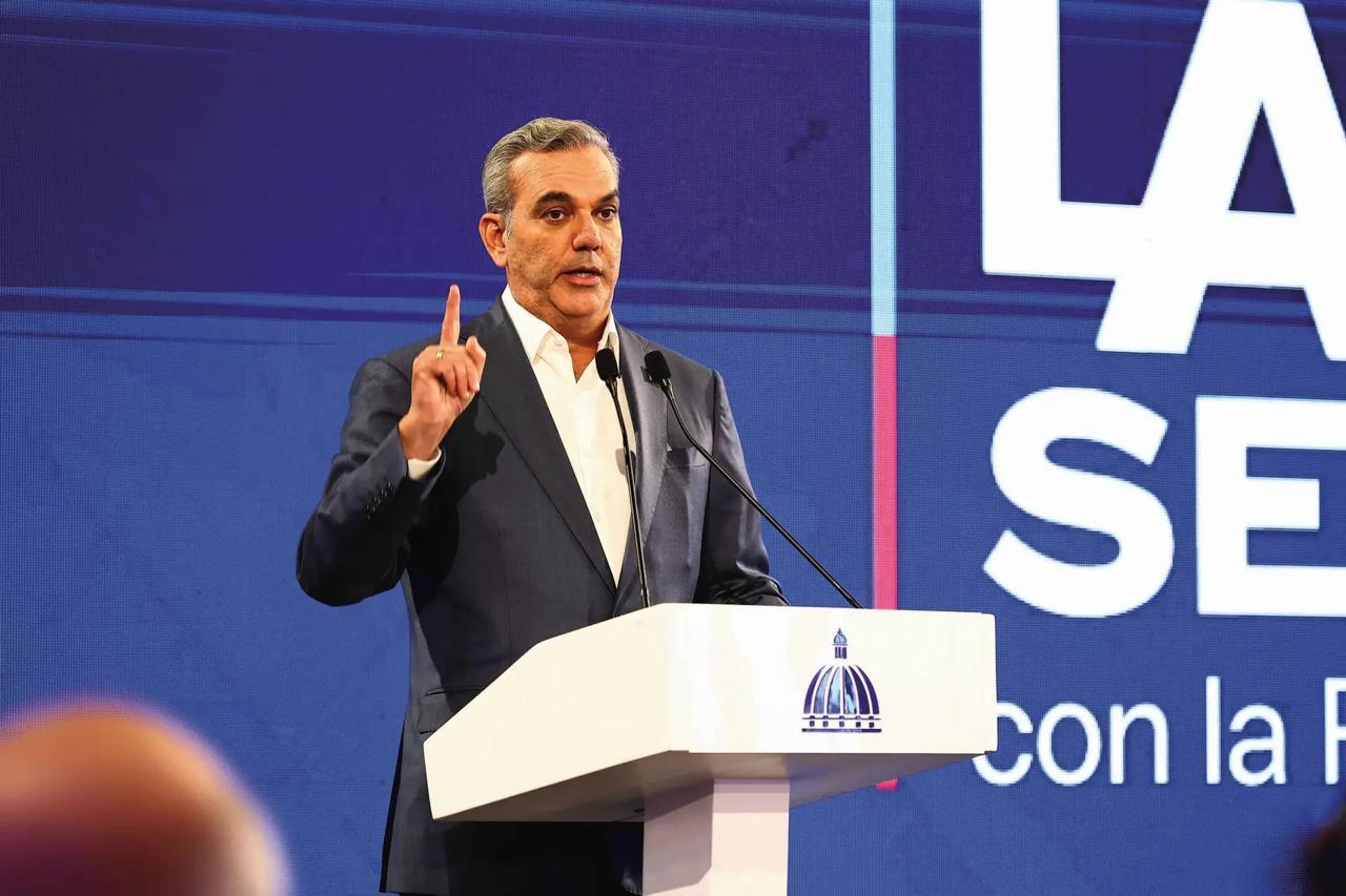 Abinader garantiza plena libertad del Ministerio Público en investigación de SeNaSa