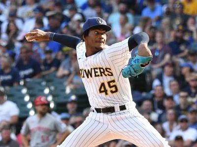 Abner Uribe salva en triunfo de Cerveceros ante Piratas