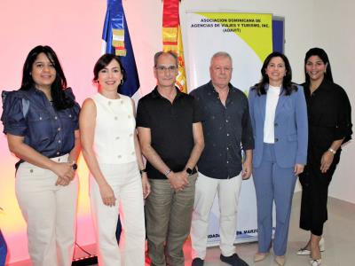 Adavit y Consulado de España realizan conversatorio