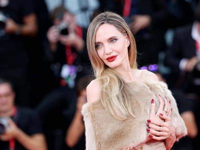 Angelina Jolie y su encrucijada vital en "Couture"