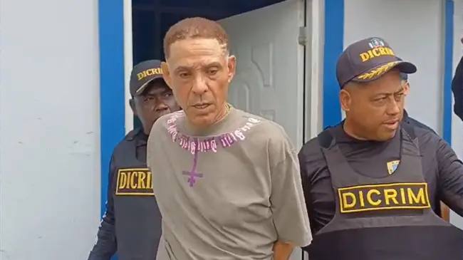Apresan a hombre acusado de golpear y asaltar a un anciano en Santiago