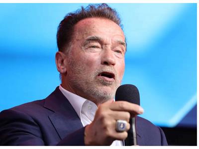 Arnold Schwarzenegger llama a erradicar la contaminación