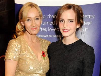 Autora de Harry Potter llama ignorante a Emma Watson