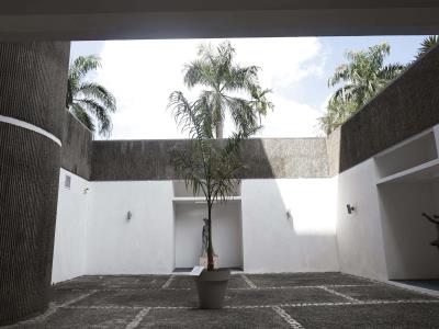 Bienal 2025: premio de escultura abre un intenso debate