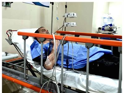 Cadena de oración por la salud de Alex Bueno tras ser hospitalizado