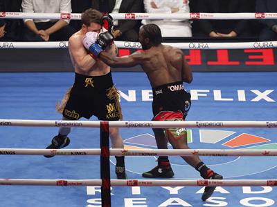 Canelo Álvarez cae ante Terence Crawford y pierde su reinado