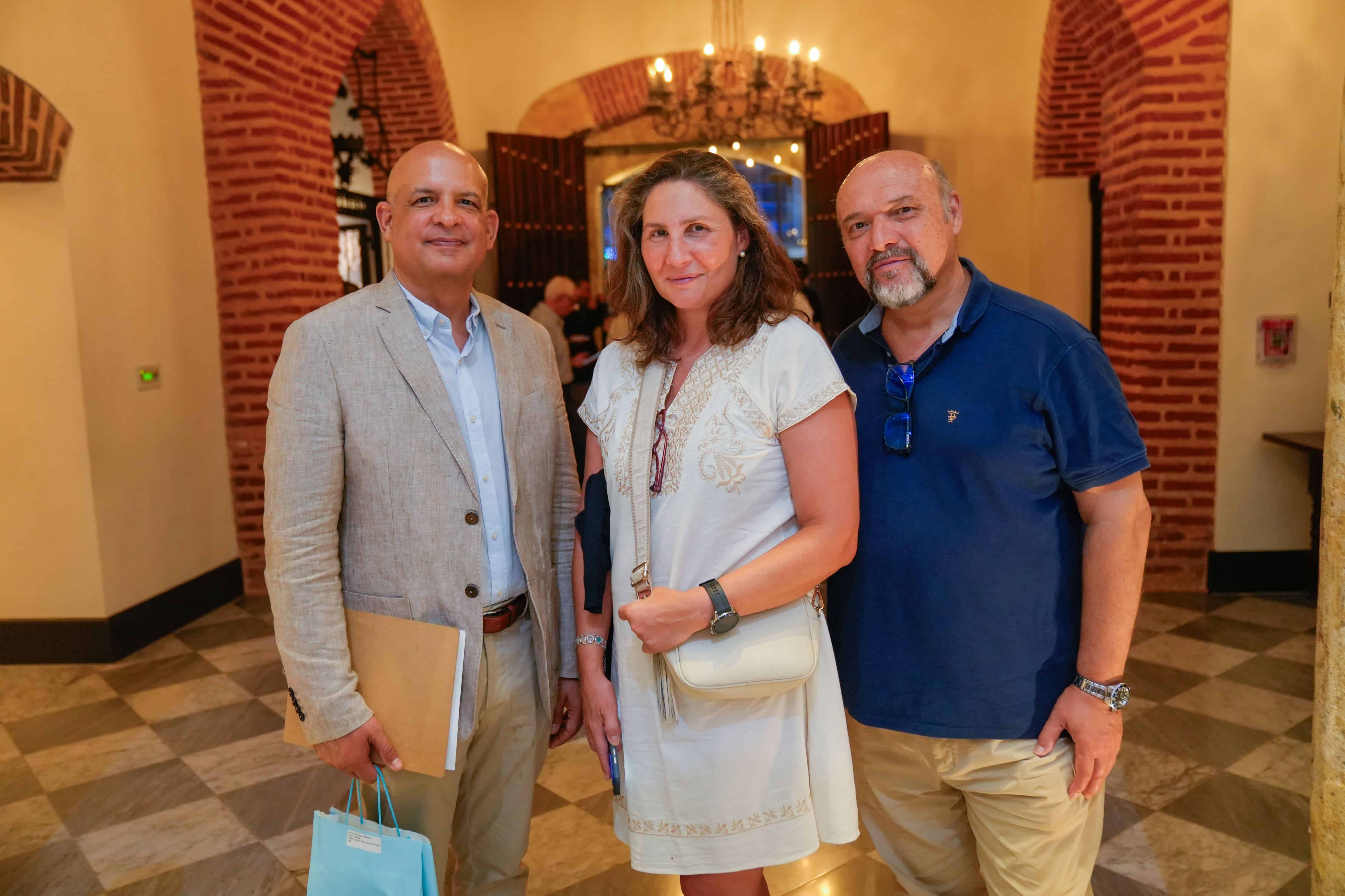José Enrique Delmonte, Raquel Delgado y Basilio Rodríguez.