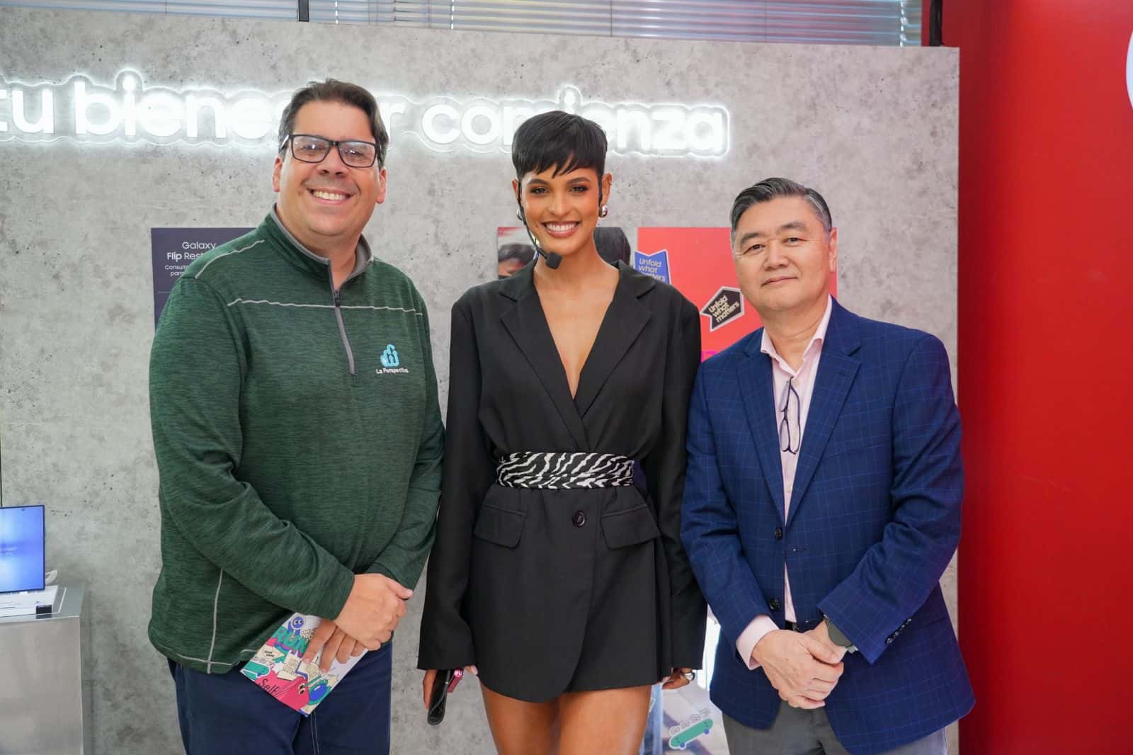 José Luis Ravelo, Valentina Campion y Mite Nishio.