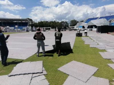 Cuidado riguroso de la grama en el Estadio Olímpico Félix Sánchez