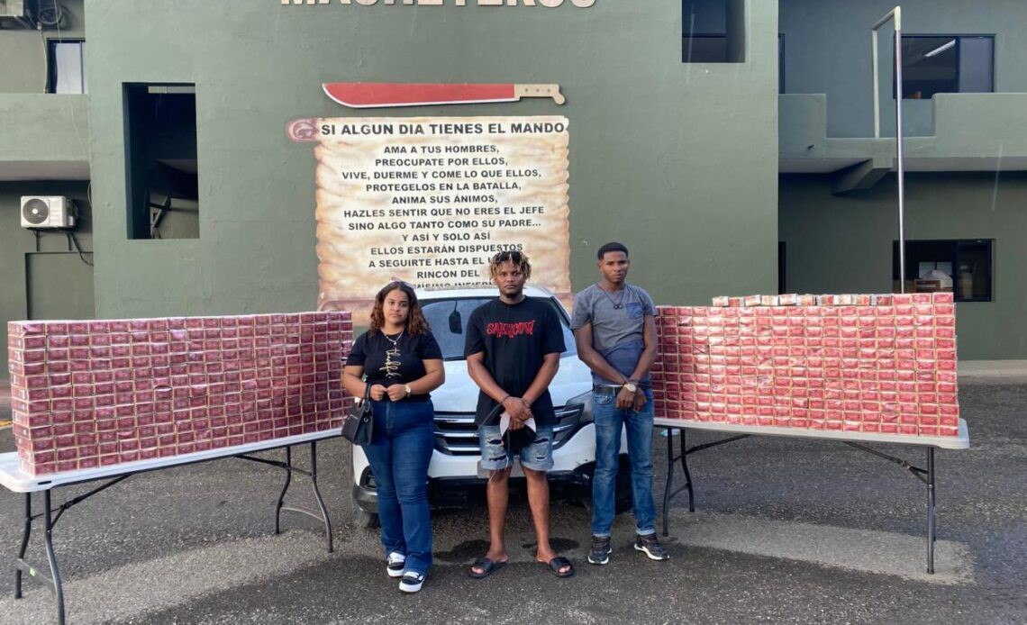 Ejército frustra contrabando de 91 mil cigarrillos en Mao y arresta a tres