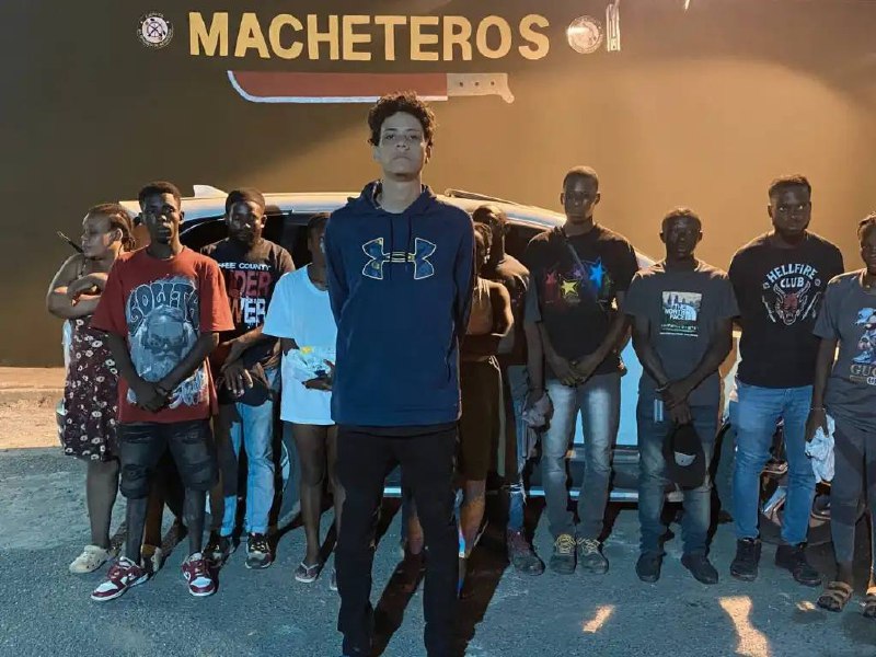 Ejército frustra tráfico de indocumentados; detiene a 28 haitianos y un dominicano