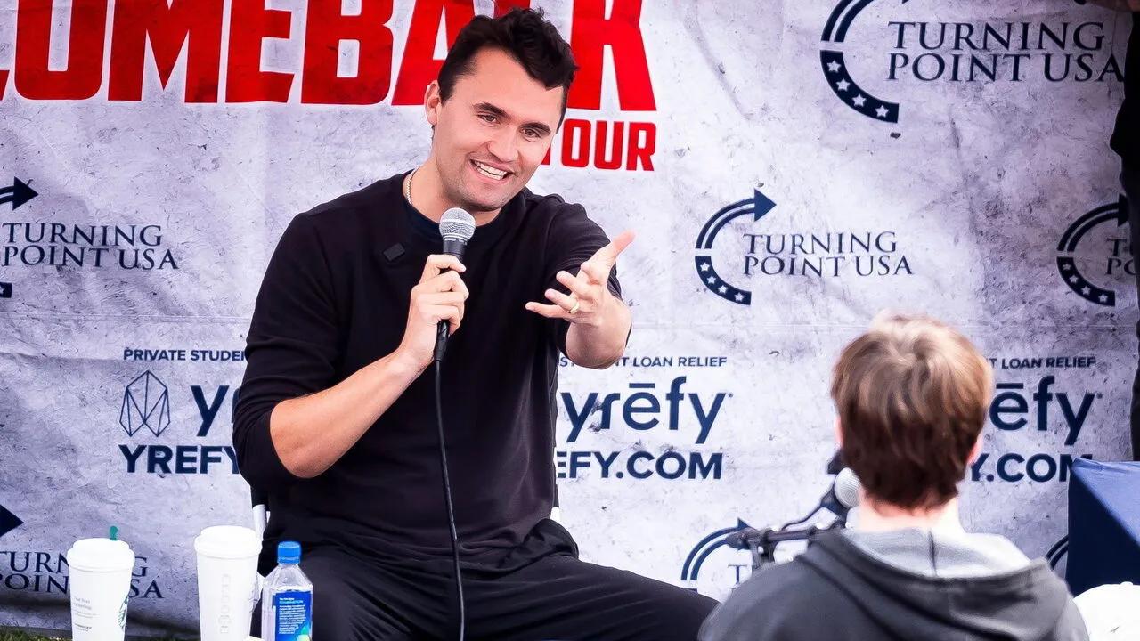 El activista conservador Charlie Kirk es disparado en mitad de un evento en Utah
