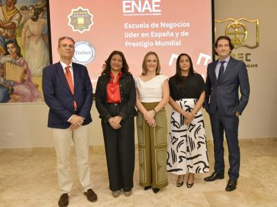 ENAE impulsa formación gratuita en IA y STEM en UNAPEC