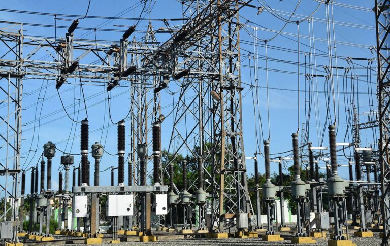 Estado dominicano y distribuidoras eléctricas demandan RD$50 mil millones por corrupción en sector eléctrico