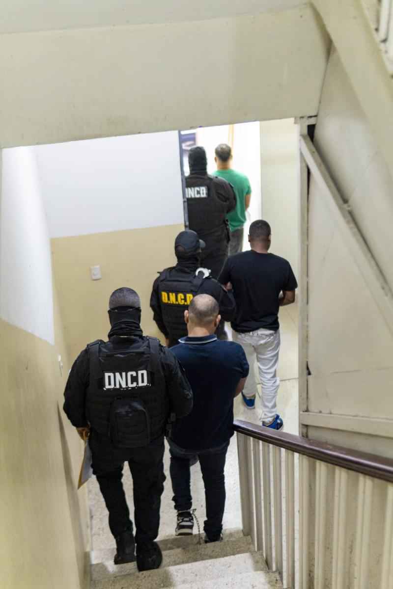 Extraditan tres dominicanos por tráfico de drogas y homicidio a Estados Unidos