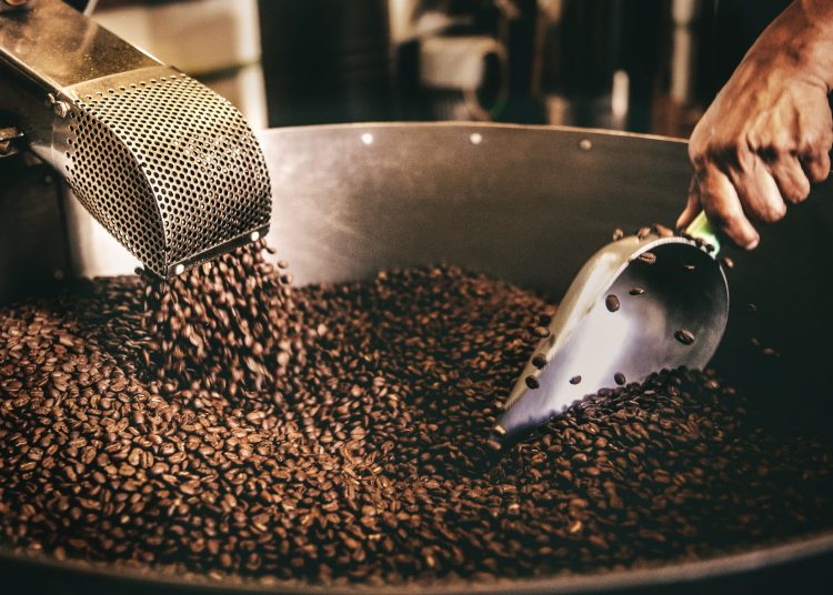 Falta de trabajadores frena crecimiento del sector cafetero en República Dominicana