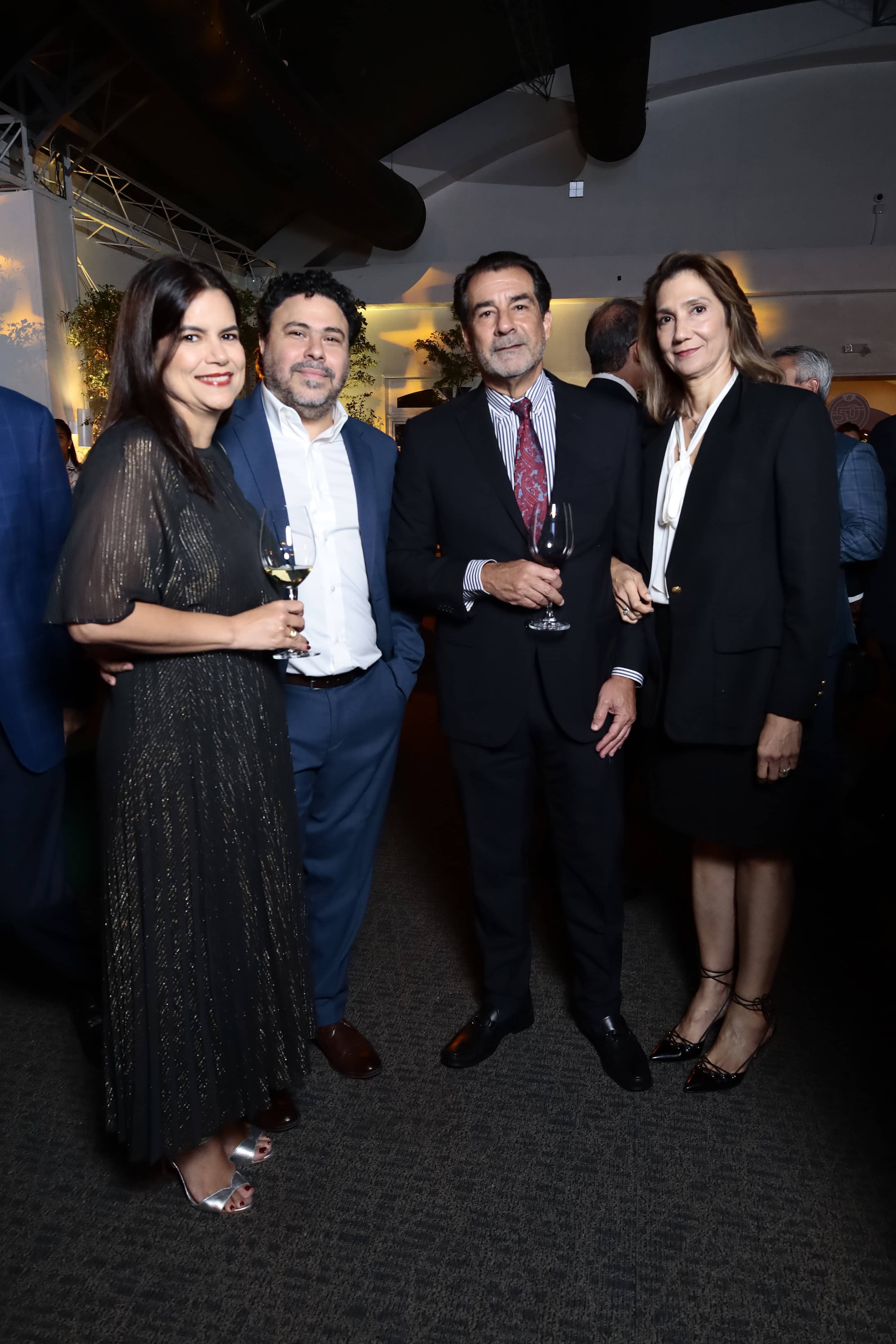 Zedmara de Thomas, Keith Thomas, Alejandro Ruiz y Cynthia Leon de Ruiz.