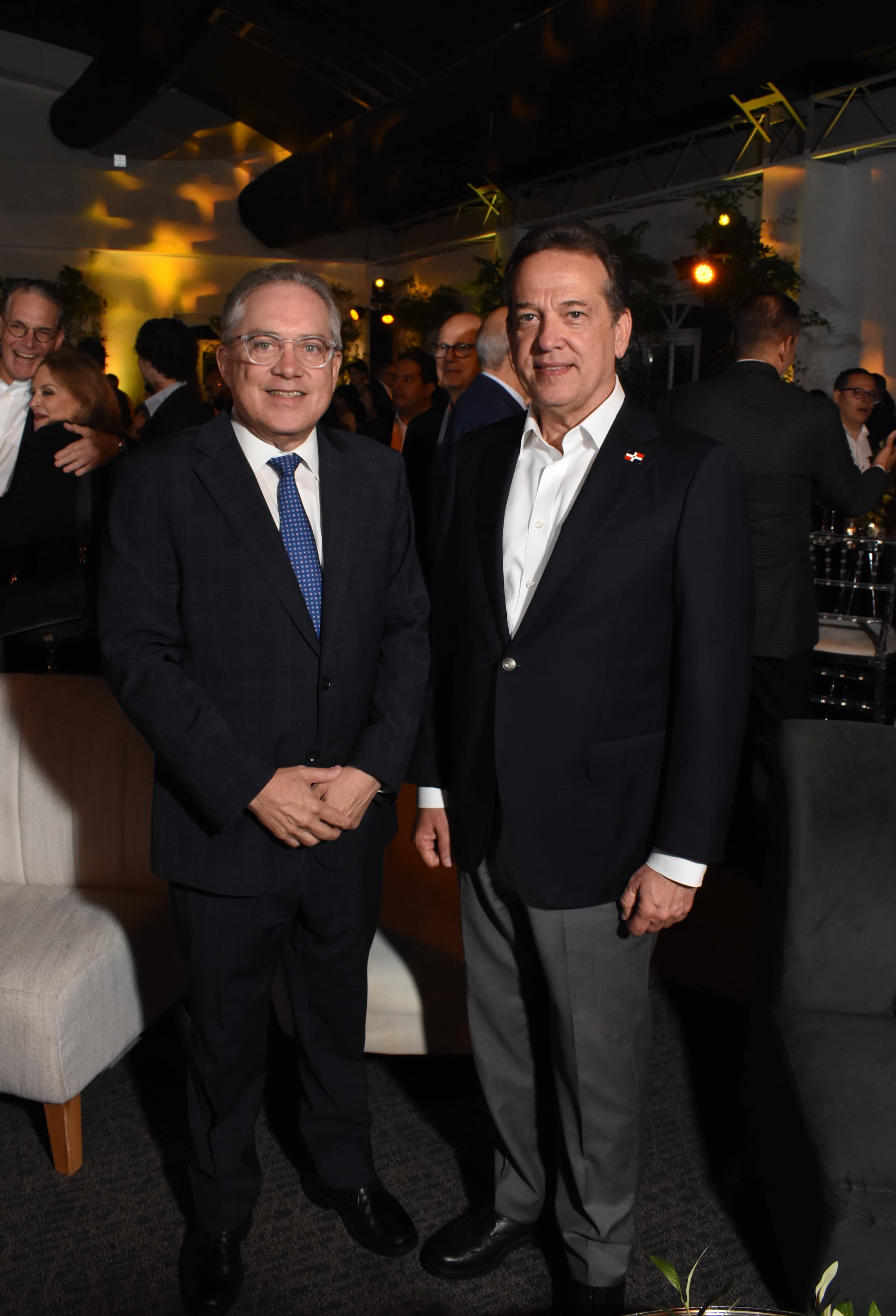 Ernesto Martínez Staffeld y Víctor Bisonó Haza.