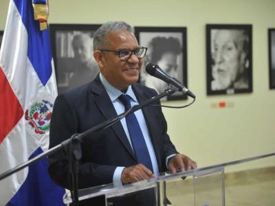 Gustavo Olivo Peña presenta libro de cuentos en la Biblioteca Nacional