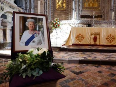 Honran a Isabel II en tercer aniversario de su muerte