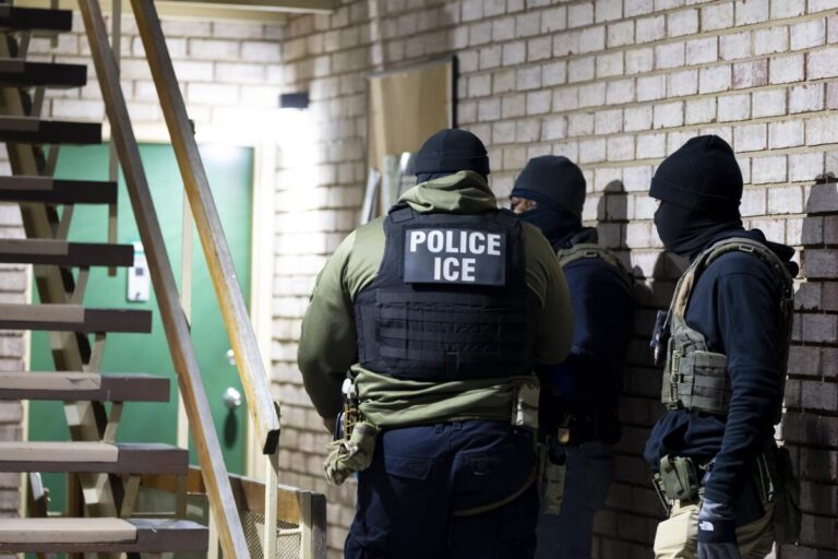 ICE arresta 7 dominicanos en gallera clandestina en Puerto Rico